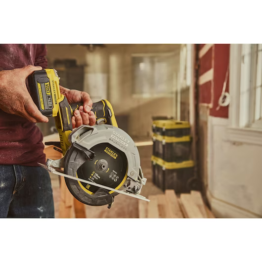 Sierra Circular Inalámbrica 7 1/4" 2baterias+cargador Stanley